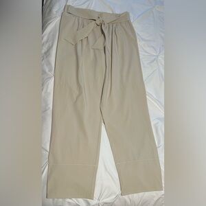 ADAY Women's Beige Cropped Pants